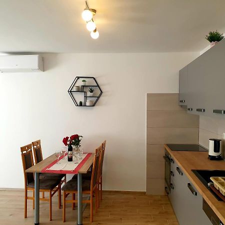 Apartment Mon Cheri-Located In A Quiet Neighbourhood Near Beaches Free Parking Pula Bagian luar foto