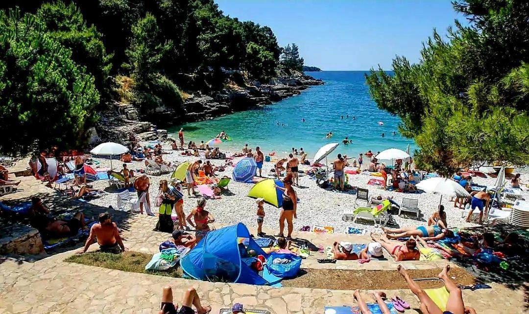 Apartment Mon Cheri-Located In A Quiet Neighbourhood Near Beaches Free Parking Pula Bagian luar foto