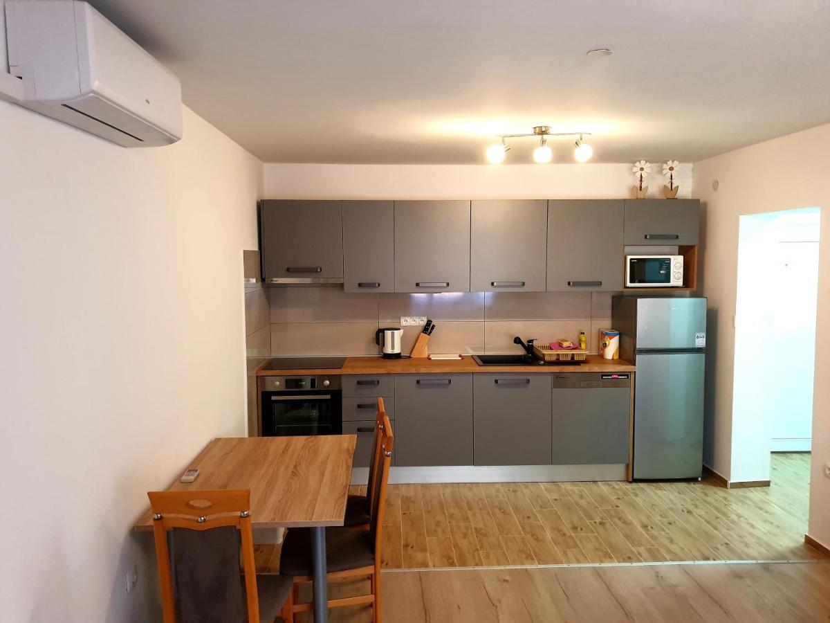 Apartment Mon Cheri-Located In A Quiet Neighbourhood Near Beaches Free Parking Pula Bagian luar foto