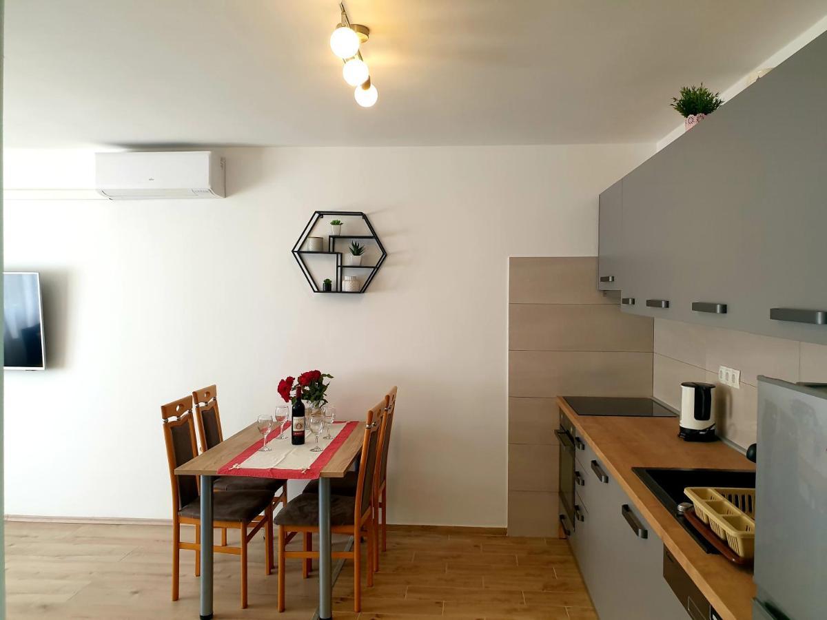 Apartment Mon Cheri-Located In A Quiet Neighbourhood Near Beaches Free Parking Pula Bagian luar foto